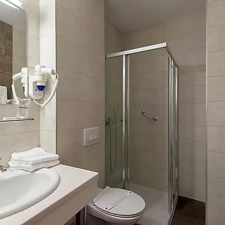 Jadran 4*