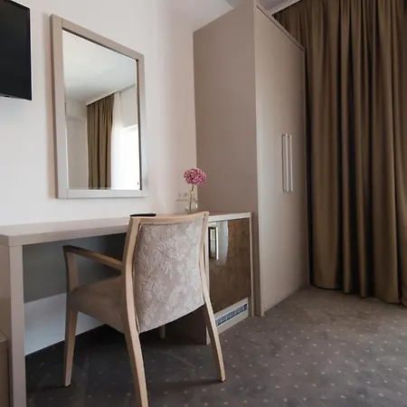 Hotell Jadran 4*